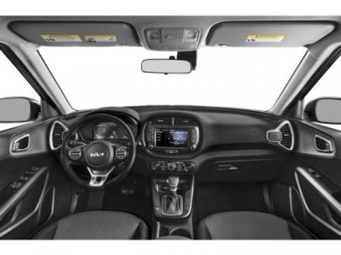 Used 2025 Kia Soul LX w/ LX Technology Package FWD image 11