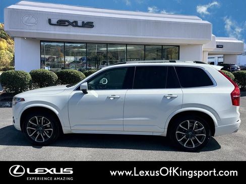 Used 2018 Volvo XC90 T6 Momentum w/ Convenience Package AWD/4WD image 2