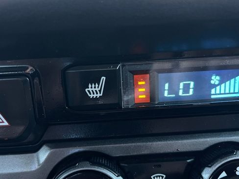 Used 2018 Toyota Tacoma TRD Sport AWD/4WD image 60