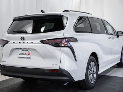 New 2026 Toyota Sienna XLE