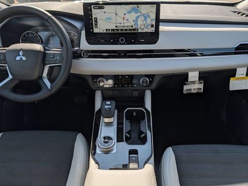 New 2026 Mitsubishi Outlander SE AWD/4WD image 7