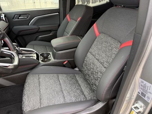 Used 2024 Chevrolet Colorado Z71 w/ Z71 Convenience Package 2 image 10