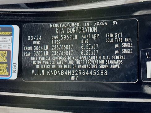 Used 2024 Kia Carnival LX image 12