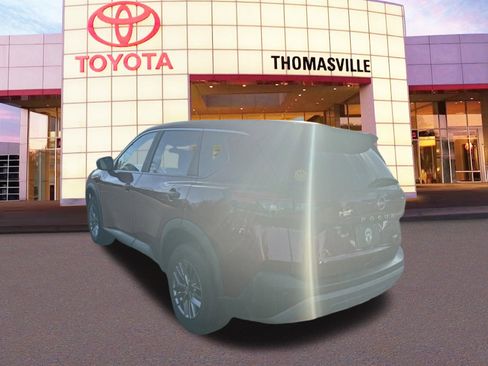 Used 2023 Nissan Rogue S image 7