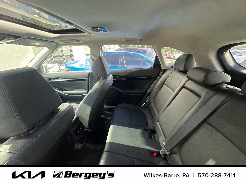Certified 2024 Kia Seltos EX AWD/4WD image 11