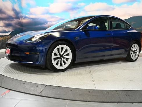 Used 2021 Tesla Model 3 Standard Range Plus RWD image 3