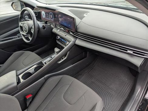 Certified 2023 Hyundai Elantra SEL w/ Convenience Package image 12