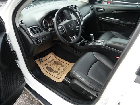 Used 2019 Dodge Journey Crossroad w/ Nav & Sun Group image 9