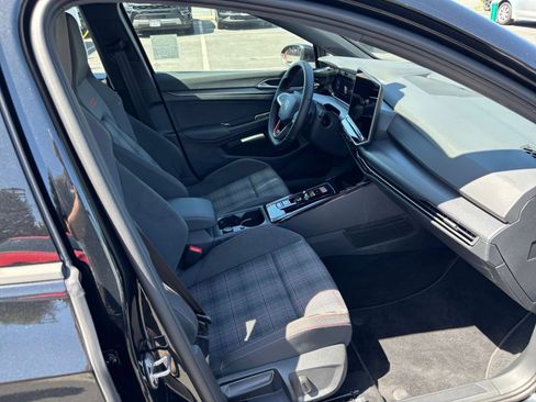 Used 2026 Volkswagen Golf S FWD image 31