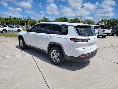 Used 2021 Jeep Grand Cherokee L Laredo w/ Luxury Tech Group I image 3