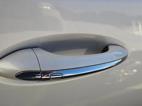 Used 2024 Buick Enclave Essence FWD image 25