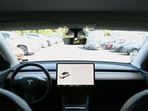 Used 2021 Tesla Model Y Long Range AWD/4WD image 20