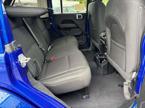 Used 2020 Jeep Wrangler Unlimited Sahara w/ Uconnect 4C Nav & Sound Group image 16