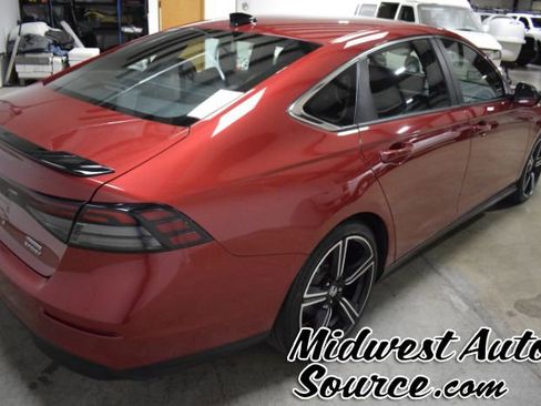 Used 2023 Honda Accord Sport image 6