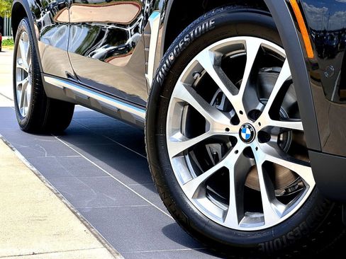New 2026 BMW X5 sDrive40i w/ Climate Comfort Package image 2
