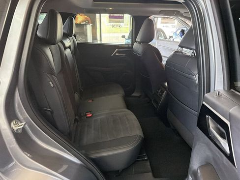 Used 2024 Mitsubishi Outlander SE Black Edition image 28