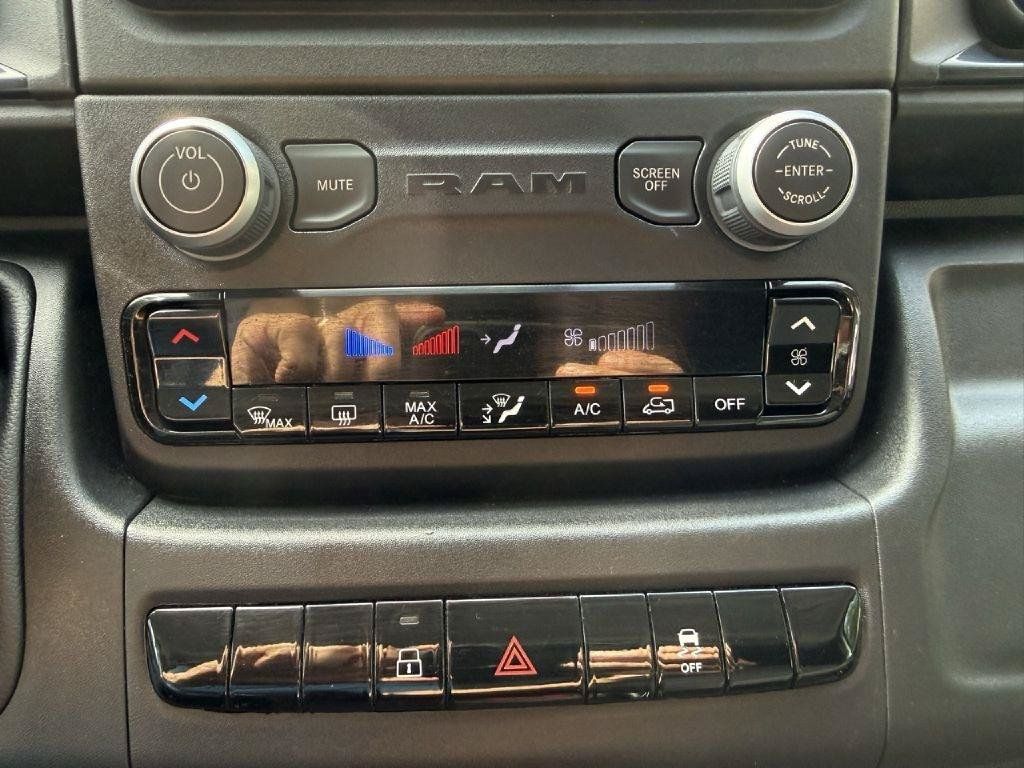 Used 2025 RAM ProMaster 2500 w/ U-Haul Equipment Group FWD image 17