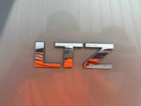 Used 2007 Chevrolet Avalanche LTZ w/ LTZ Preferred Equipment Group AWD/4WD image 10