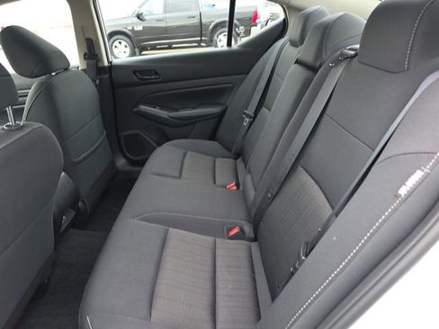 Used 2025 Nissan Altima 2.5 SV image 8