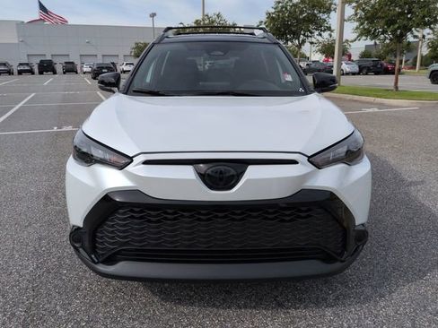 Used 2025 Toyota Corolla Cross AWD Hybrid w/ Moonroof Package image 9
