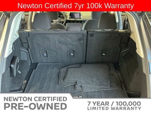 Used 2025 Nissan Rogue SV FWD image 18