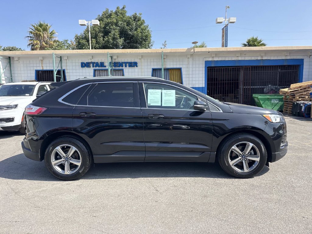 Used 2020 Ford Edge SEL w/ Convenience Package FWD image 2