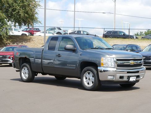 Used 2011 Chevrolet Silverado 1500 LT w/ All-Star Edition AWD/4WD image 4