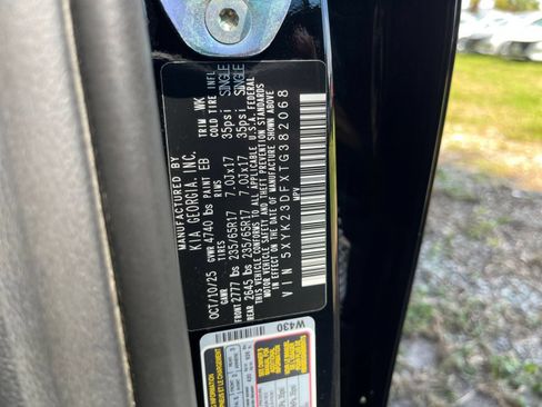 Used 2026 Kia Sportage LX FWD image 28