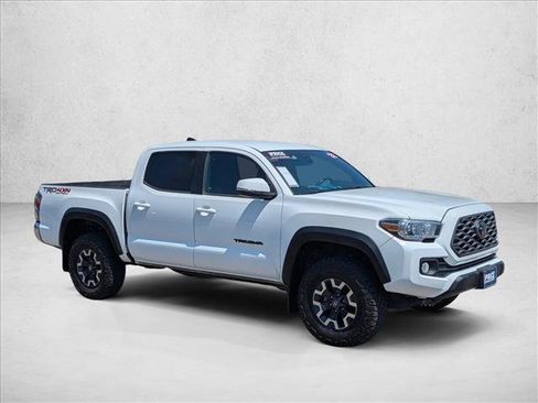 Used 2022 Toyota Tacoma TRD Off-Road AWD/4WD image 3