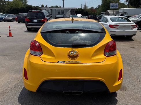 Used 2016 Hyundai Veloster FWD image 6