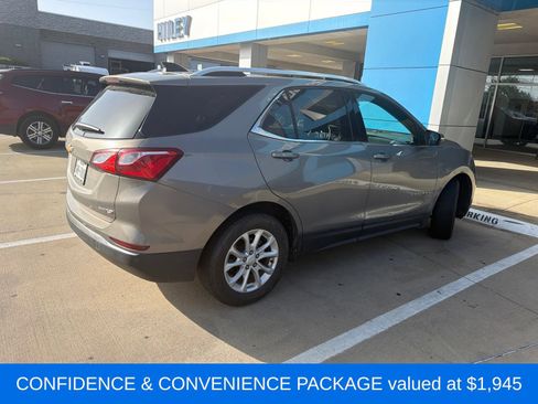 Used 2018 Chevrolet Equinox LT w/ Sun & Infotainment Package AWD/4WD image 4