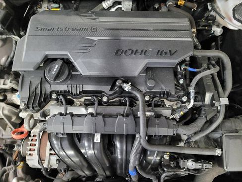 Used 2021 Hyundai Elantra SE FWD image 30