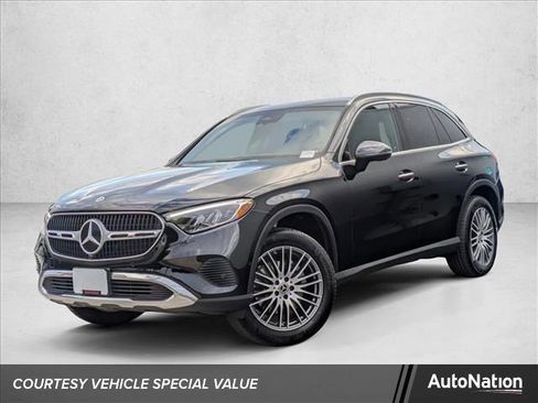 Certified 2025 Mercedes-Benz GLC 300 image 1