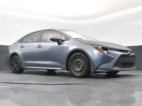 Used 2021 Toyota Corolla LE image 9