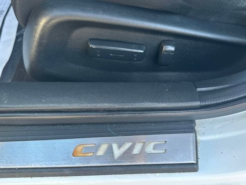 Used 2020 Honda Civic EX image 23
