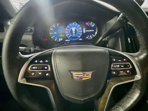 Used 2019 Cadillac Escalade Platinum RWD image 18