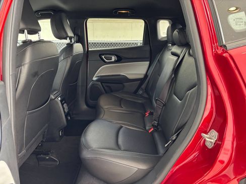 Used 2025 Jeep Compass Limited AWD/4WD image 25