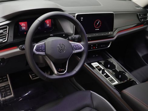 New 2026 Volkswagen Atlas Peak Edition image 6