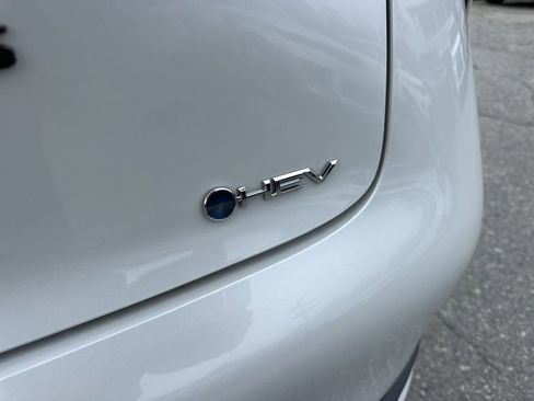 Used 2025 Toyota Prius XLE image 29