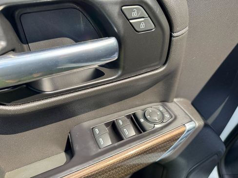 Used 2020 Chevrolet Silverado 1500 LT w/ Remote Start Package AWD/4WD image 21