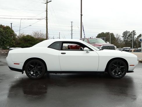 Used 2019 Dodge Challenger SXT w/ Blacktop Package image 4