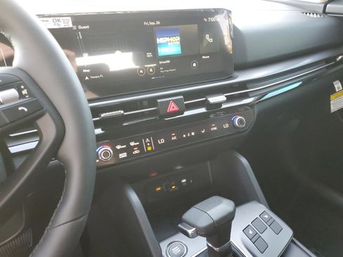 New 2026 Kia Sportage SX FWD image 10