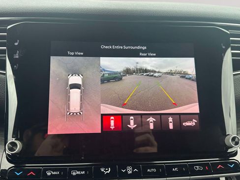 Used 2023 Jeep Wagoneer L Series III w/ Premium Group I image 13