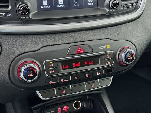 Used 2020 Kia Sorento S image 14