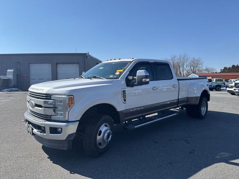 Used 2017 Ford F350 Lariat w/ Lariat Ultimate Package image 3