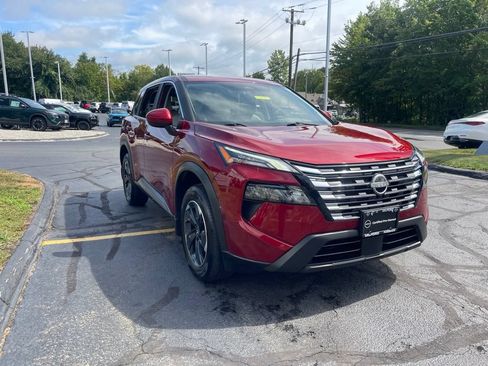 Used 2025 Nissan Rogue SV AWD/4WD image 8