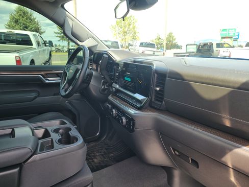 Used 2023 Chevrolet Silverado 1500 LT AWD/4WD image 21