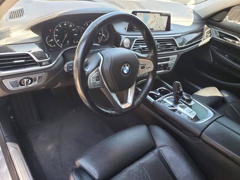 Used 2019 BMW 750i w/ Executive Package RWD image 12
