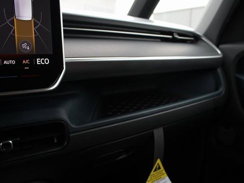 New 2025 Volkswagen ID. Buzz Pro S image 11