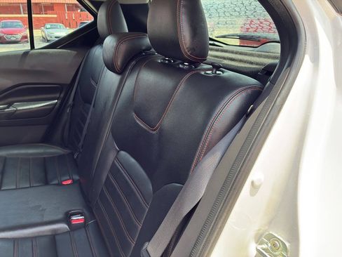 Used 2019 Nissan Kicks SR w/ SR Premium Package FWD image 31